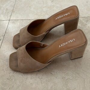 Lisa – Vicky beige fuex suede, shoes size 8 1/2